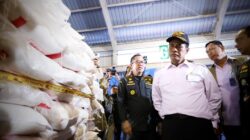 NEWS VIDEO: Mentan Amran Ajak Media Investigasi Asal Usul 1.000 Ton Beras dari Tanjungpinang, Mabes Polri Diminta Usut Hingga Pemilik
